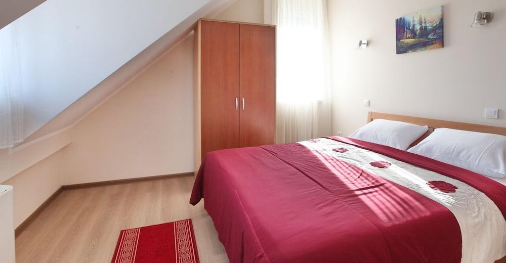 Hotel Novella Uno Novi Banovci Екстериор снимка